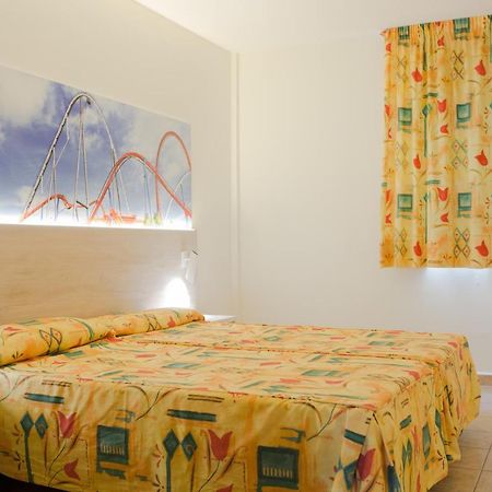 Festival Village Apartments Salou Buitenkant foto